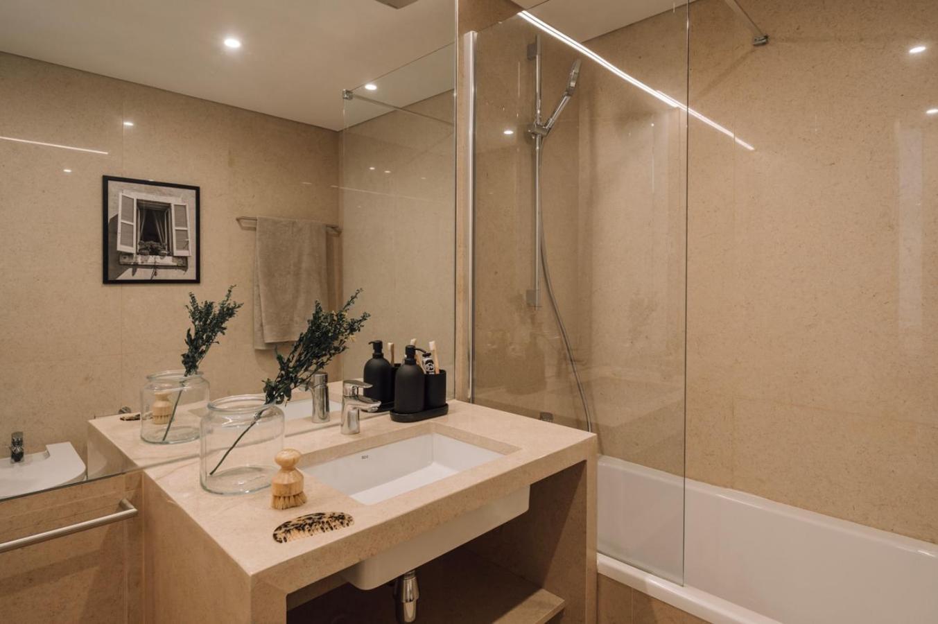 Annunziata - 1 Bedroom And Parking In Alvalade Appartement Lisboa