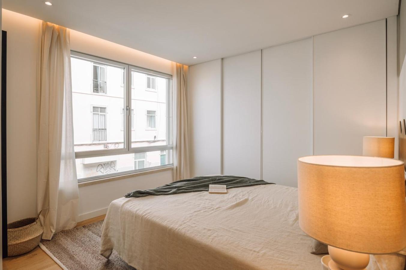 Annunziata - 1 Bedroom And Parking In Alvalade Appartement